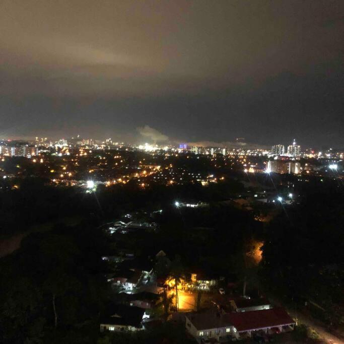 Mishal'S Homestay-Vista Bangi Studio Service Apartment Kajang Extérieur photo