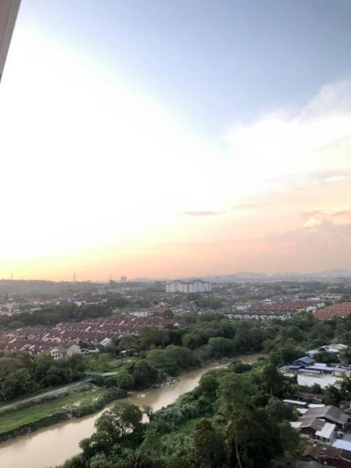 Mishal'S Homestay-Vista Bangi Studio Service Apartment Kajang Extérieur photo