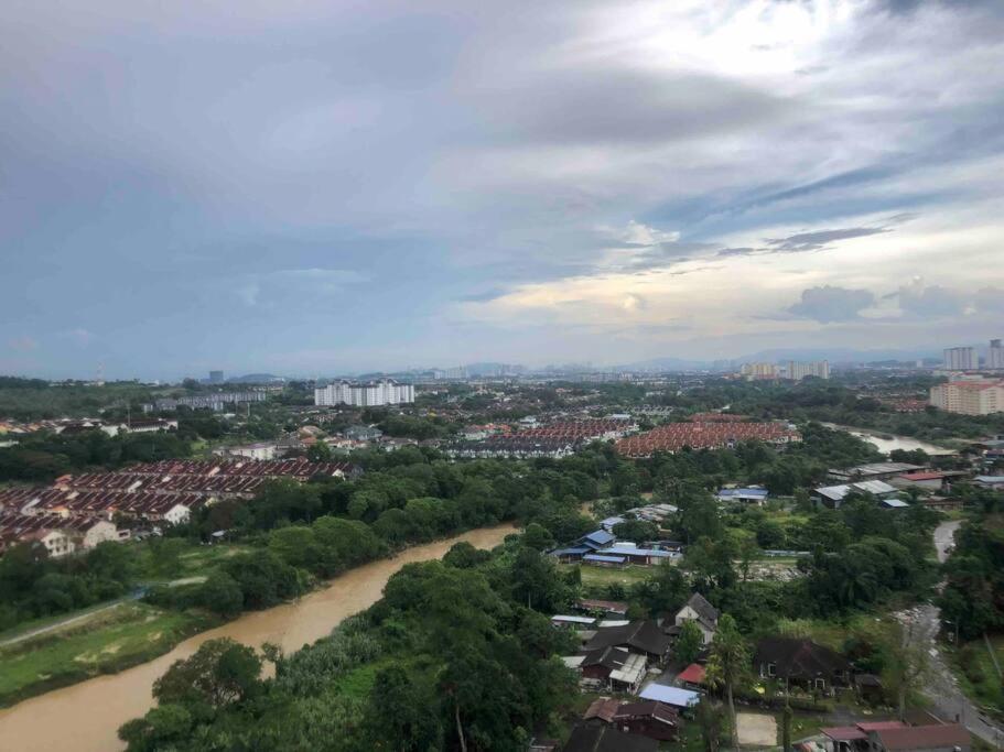 Mishal'S Homestay-Vista Bangi Studio Service Apartment Kajang Extérieur photo